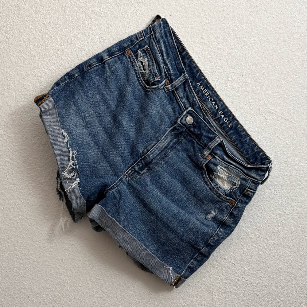 American Eagle AE Stretch Mom Short Distressed Denim Dark Blue Jean size 8